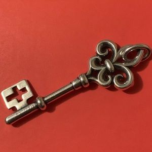 Retired James Avery Key of St. Mary